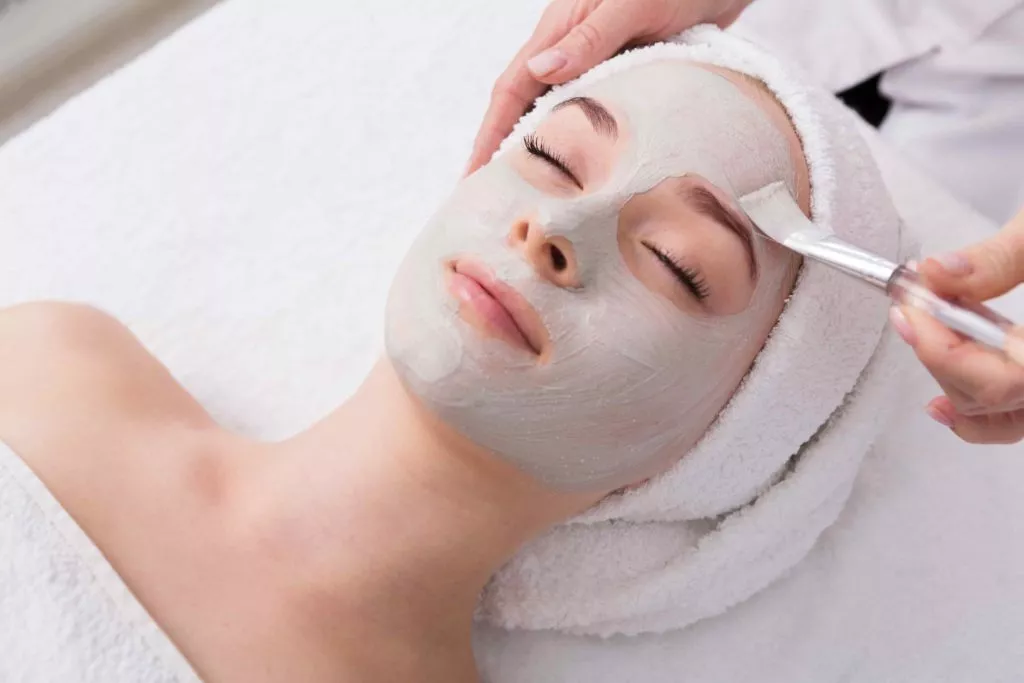 What Is A Traditional Facial 1024x683 1